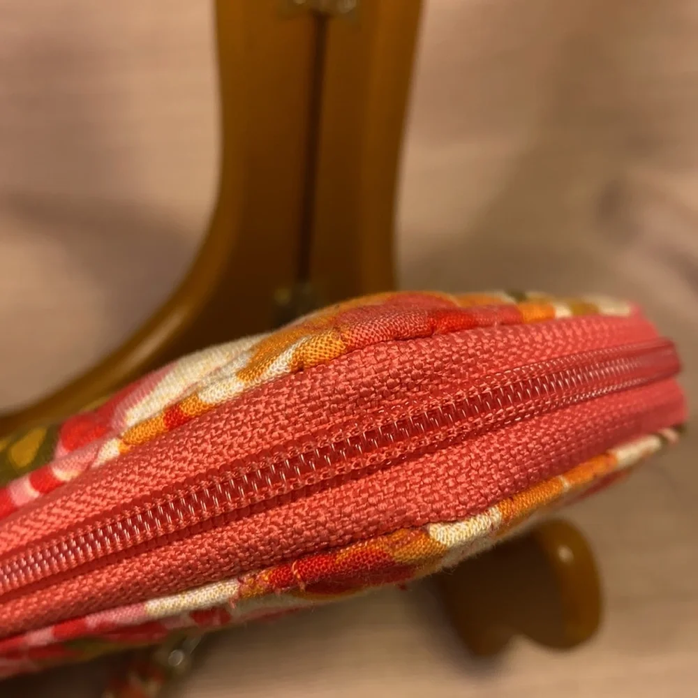 Vera Bradley almost NEW wristlet/wallet - Picture 5 of 15